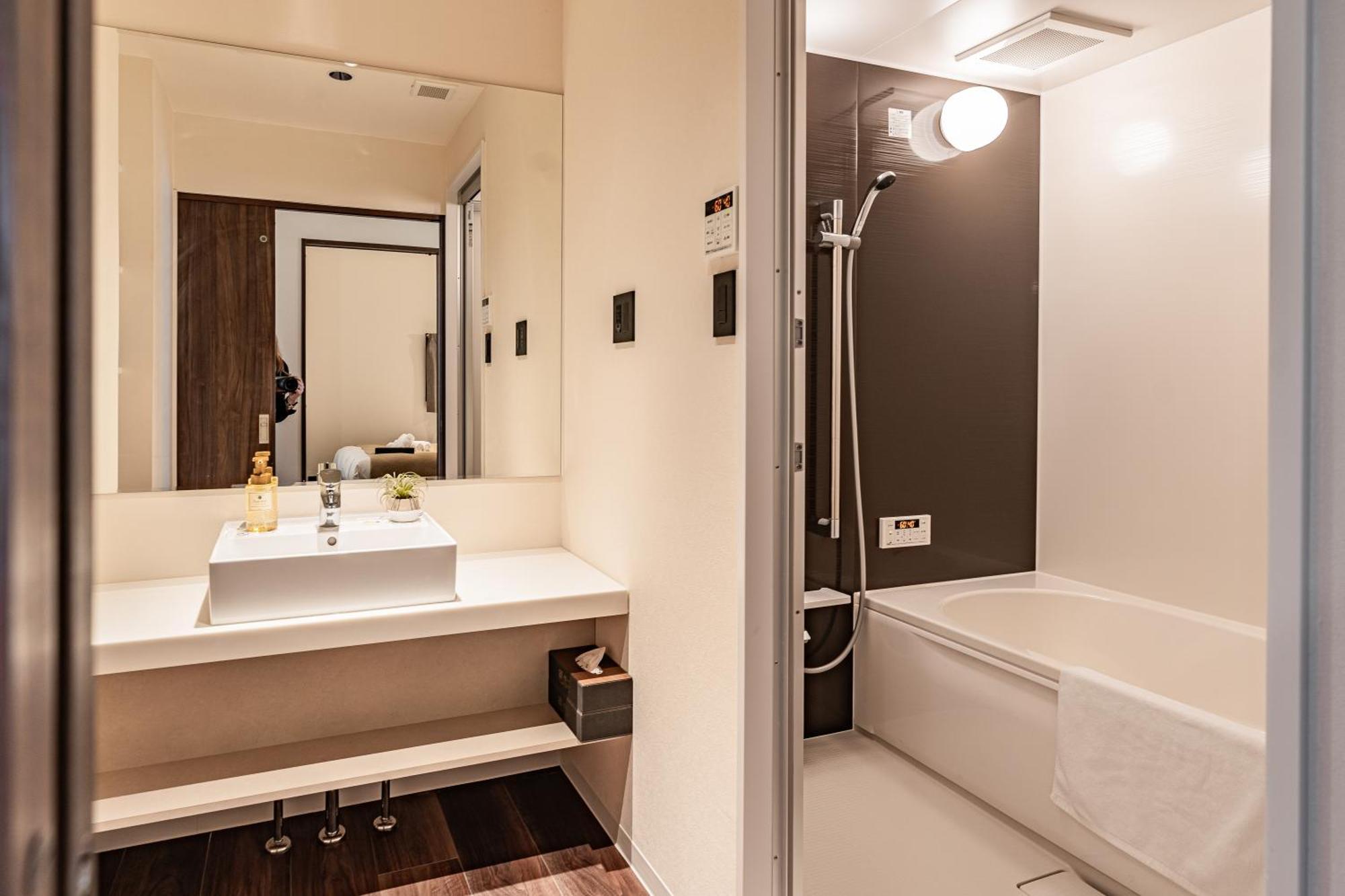 אוסקה Apartment Hotel 11 Shinsaibashi Amemura מראה חיצוני תמונה